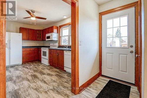 114 Arlington Avenue, Oshawa, ON - Indoor Photo Showing Kitchen