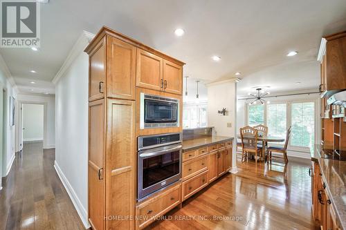 1386 Hixon Street, Oakville, ON - Indoor Photo Showing Kitchen