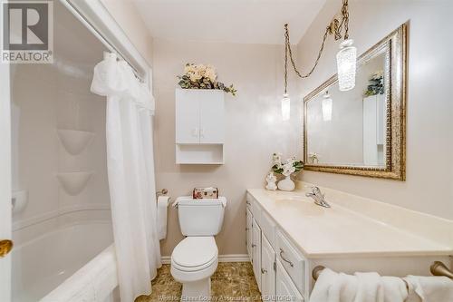 1234 Oxford Avenue, Kingsville, ON - Indoor Photo Showing Bathroom