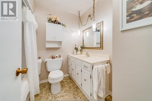 1234 Oxford Avenue, Kingsville, ON - Indoor Photo Showing Bathroom