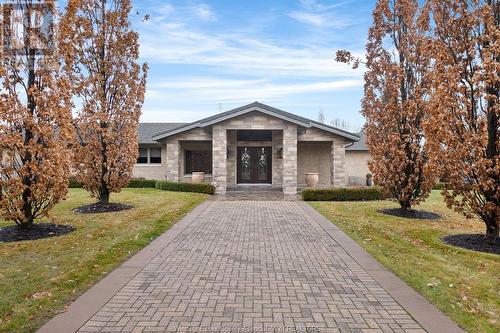 1530 Ravine Line, Kingsville, ON - Outdoor With Facade