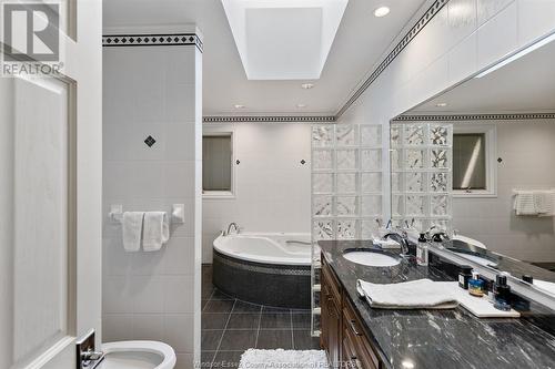 1530 Ravine Line, Kingsville, ON - Indoor Photo Showing Bathroom