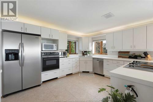 1405 Heritage Road, Kingsville, ON - Indoor Photo Showing Kitchen