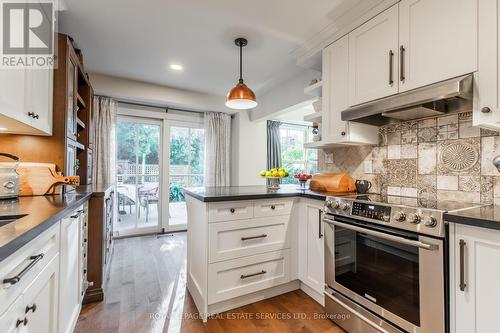 108 Chalmers Street, Oakville, ON - Indoor Photo Showing Kitchen With Upgraded Kitchen