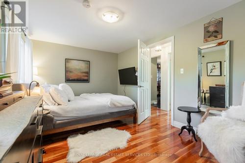 108 Chalmers Street, Oakville, ON - Indoor Photo Showing Bedroom