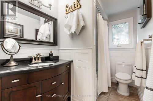 108 Chalmers Street, Oakville, ON - Indoor Photo Showing Bathroom