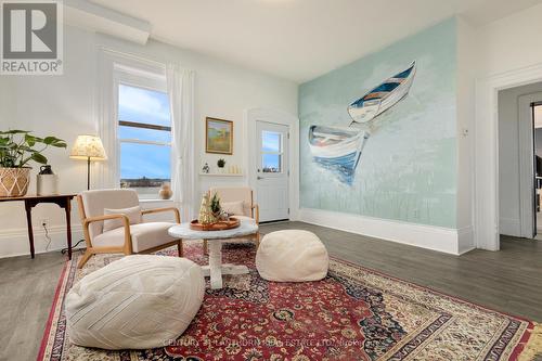 395 Massassauga Road, Prince Edward County (Ameliasburgh), ON - Indoor Photo Showing Living Room