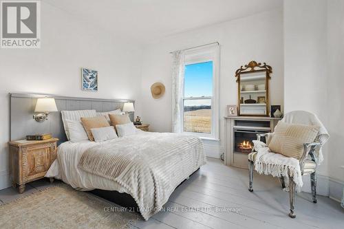 395 Massassauga Road, Prince Edward County (Ameliasburgh), ON - Indoor Photo Showing Bedroom