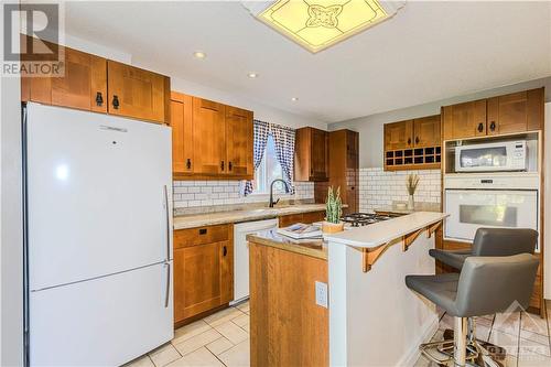 501 Roosevelt Avenue, Ottawa, ON - Indoor Photo Showing Kitchen