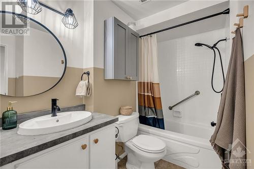 1356 Meadowlands Drive E Unit#1007, Ottawa, ON - Indoor Photo Showing Bathroom