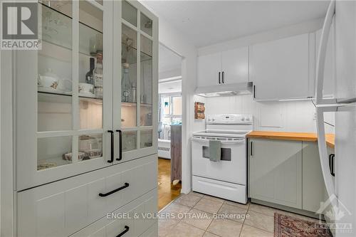 1007 - 1356 Meadowlands Drive E, Ottawa, ON - Indoor Photo Showing Kitchen