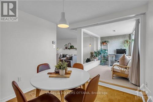 1007 - 1356 Meadowlands Drive E, Ottawa, ON - Indoor Photo Showing Dining Room