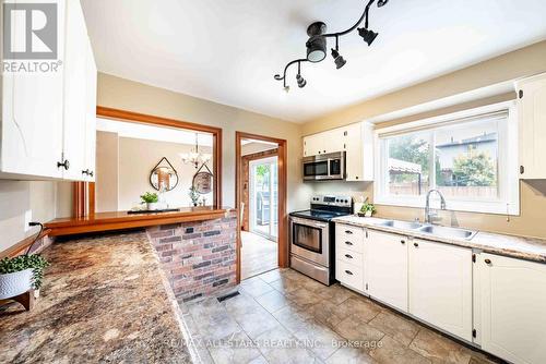 90 Chester Crescent, Scugog (Port Perry), ON - Indoor Photo Showing Kitchen With Double Sink