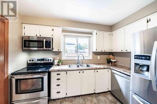 90 Chester Crescent, Scugog (Port Perry), ON - Indoor Photo Showing Kitchen With Double Sink