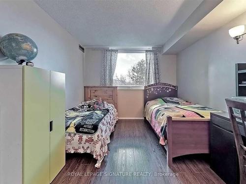 321-326 Major Mackenzie Dr E, Richmond Hill, ON - Indoor Photo Showing Bedroom