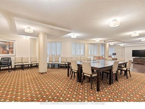 321-326 Major Mackenzie Dr E, Richmond Hill, ON - Indoor Photo Showing Dining Room