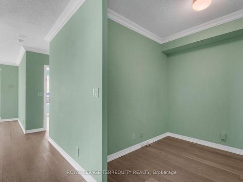 804-38 Fontenay Crt, Toronto, ON - Indoor Photo Showing Other Room