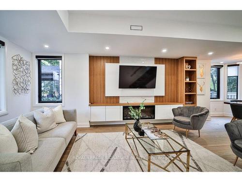 54 Batavia Ave, Toronto, ON - Indoor Photo Showing Living Room