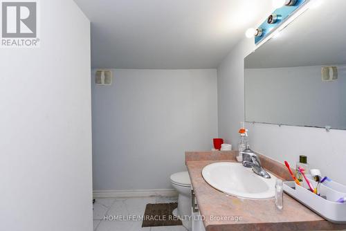 82 Via Romano Way, Brampton, ON - Indoor Photo Showing Bathroom