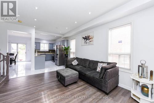 82 Via Romano Way, Brampton, ON - Indoor Photo Showing Living Room