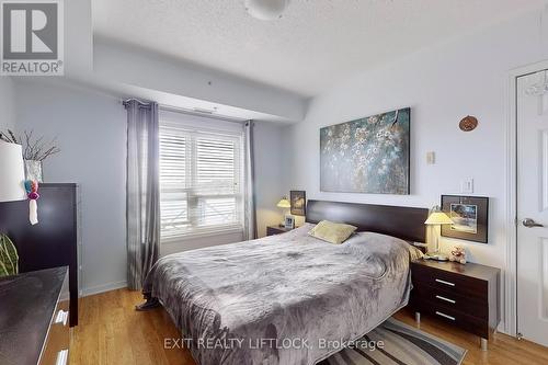 423 - 10 Mendelssohn Street, Toronto (Clairlea-Birchmount), ON - Indoor Photo Showing Bedroom