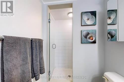 423 - 10 Mendelssohn Street, Toronto (Clairlea-Birchmount), ON - Indoor Photo Showing Bathroom