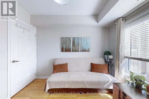 423 - 10 Mendelssohn Street, Toronto (Clairlea-Birchmount), ON - Indoor Photo Showing Bedroom