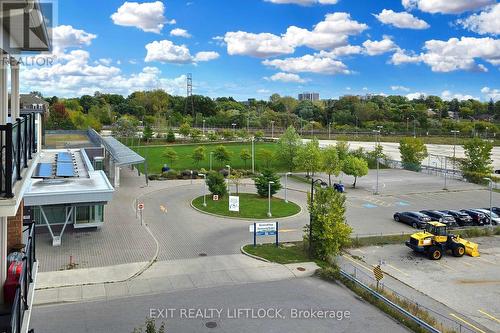 423 - 10 Mendelssohn Street, Toronto (Clairlea-Birchmount), ON - Outdoor With View