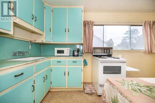 46 Thomson Crescent, Deep River, ON - Indoor Photo Showing Kitchen