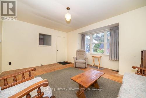 46 Thomson Crescent, Deep River, ON - Indoor Photo Showing Living Room