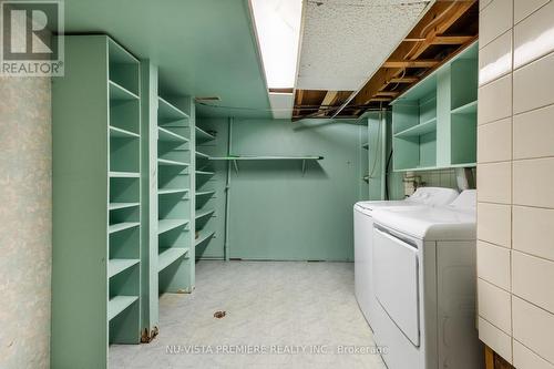 1239 Jalna Boulevard, London, ON - Indoor Photo Showing Laundry Room