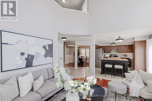 1007 Byronmanor Road, London, ON - Indoor Photo Showing Living Room