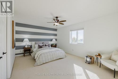 1007 Byronmanor Road, London, ON - Indoor Photo Showing Bedroom