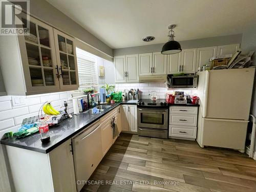 350 Vancouver Crescent, Oshawa, ON - Indoor Photo Showing Kitchen With Double Sink