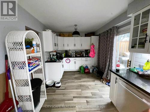 350 Vancouver Crescent, Oshawa, ON - Indoor Photo Showing Kitchen