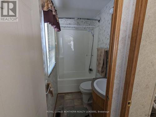 793 Lavoie Road, Fauquier-Strickland, ON - Indoor Photo Showing Bathroom