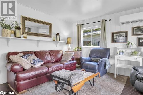 4388 Henderson Road, Arden, ON - Indoor Photo Showing Living Room