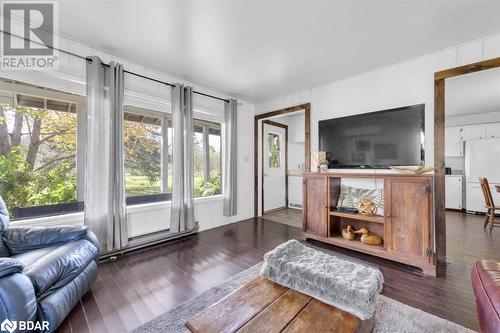 4388 Henderson Road, Arden, ON - Indoor Photo Showing Living Room