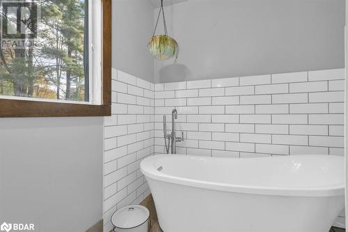 4388 Henderson Road, Arden, ON - Indoor Photo Showing Bathroom