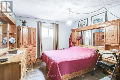 381 Walter Drive, Georgina, ON - Indoor Photo Showing Bedroom