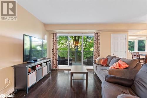 15 Heartwood Drive Unit# 107, Belleville, ON - Indoor Photo Showing Living Room