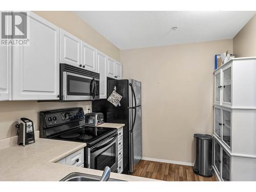 1120 Hugh Allan Drive Unit# 311, Kamloops, BC - Indoor Photo Showing Kitchen