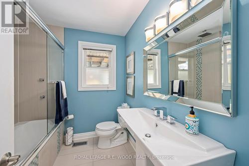 67 Dennis Avenue, London, ON - Indoor Photo Showing Bathroom