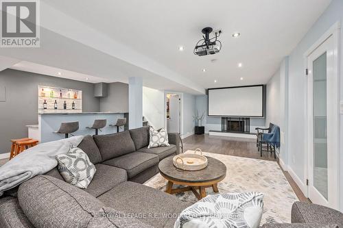 67 Dennis Avenue, London, ON - Indoor Photo Showing Living Room