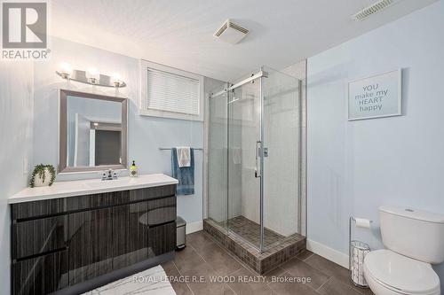 67 Dennis Avenue, London, ON - Indoor Photo Showing Bathroom