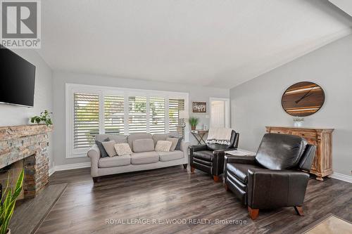 67 Dennis Avenue, London, ON - Indoor Photo Showing Living Room With Fireplace