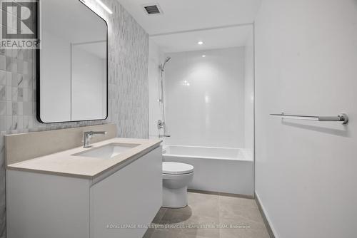 310 - 1414 Bayview Avenue, Toronto, ON - Indoor Photo Showing Bathroom