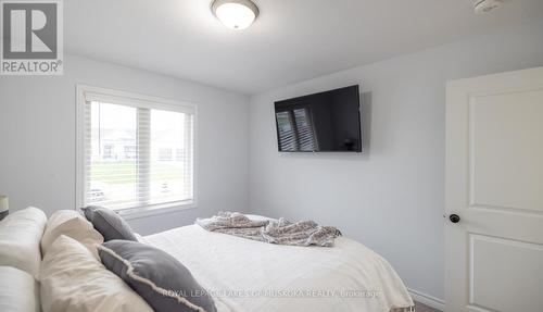 14 Henry Ball Court, Oro-Medonte, ON - Indoor Photo Showing Bedroom