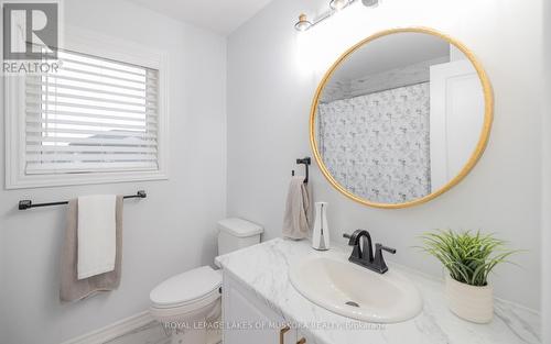 14 Henry Ball Court, Oro-Medonte, ON - Indoor Photo Showing Bathroom