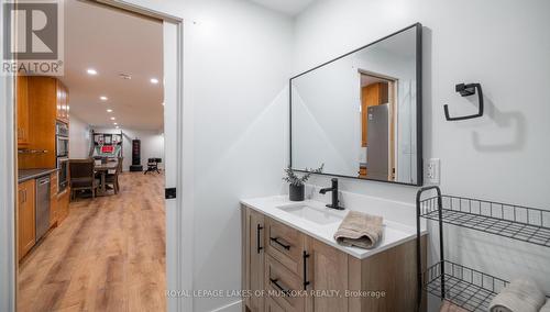 14 Henry Ball Court, Oro-Medonte, ON - Indoor Photo Showing Bathroom